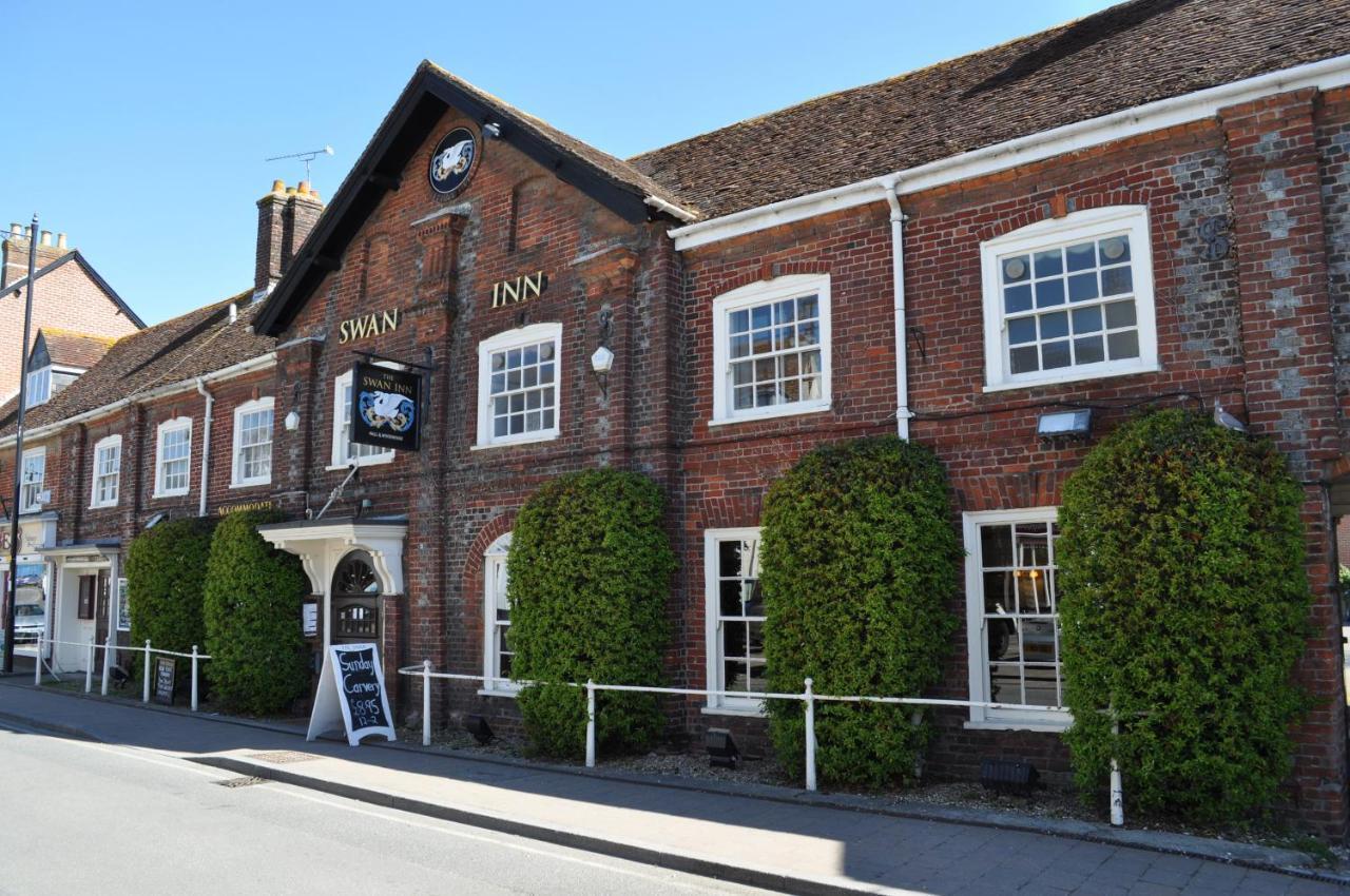 The Swan Inn Sturminster Newton Exterior foto